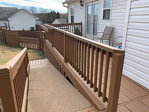 Accessible rear deck