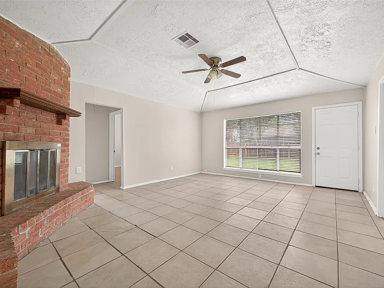 9903 Kent Towne Ln — Photo 6