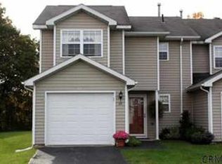 84 Marsdale Ct, Selkirk, NY 12158