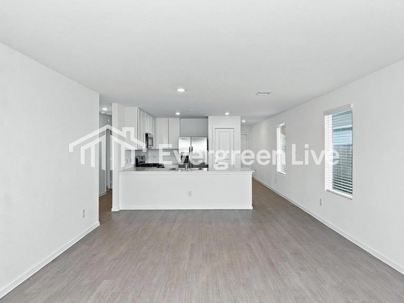 3 bed, 2.0 bath, 1266 sqft, $1,660 — Photo 3