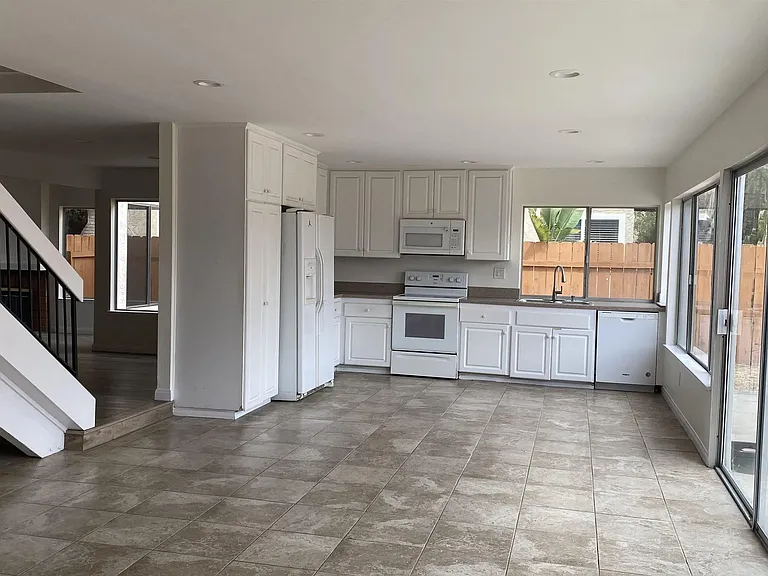 8703 Octans St — Photo 6