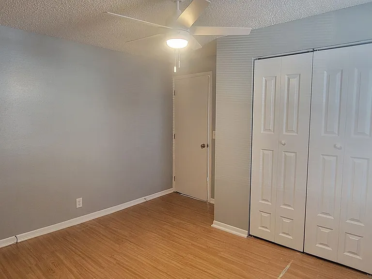 132 1/2 Greenwood Ave #132 — Photo 12