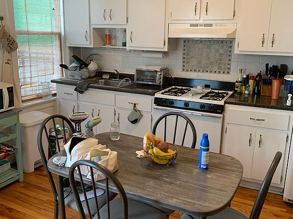 2nd image of 903 Park Ave #2