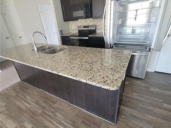 3rd image of 6 Bayberry Cir SW
