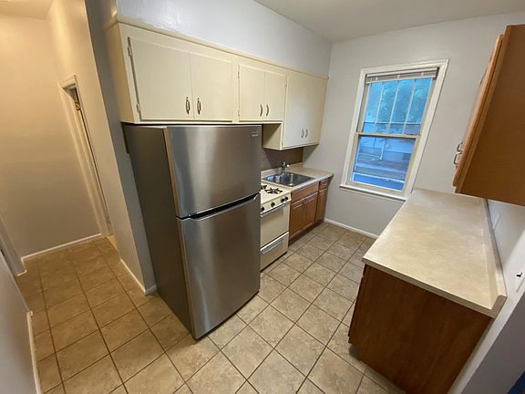 4th image of 204 S 4th Ave #2