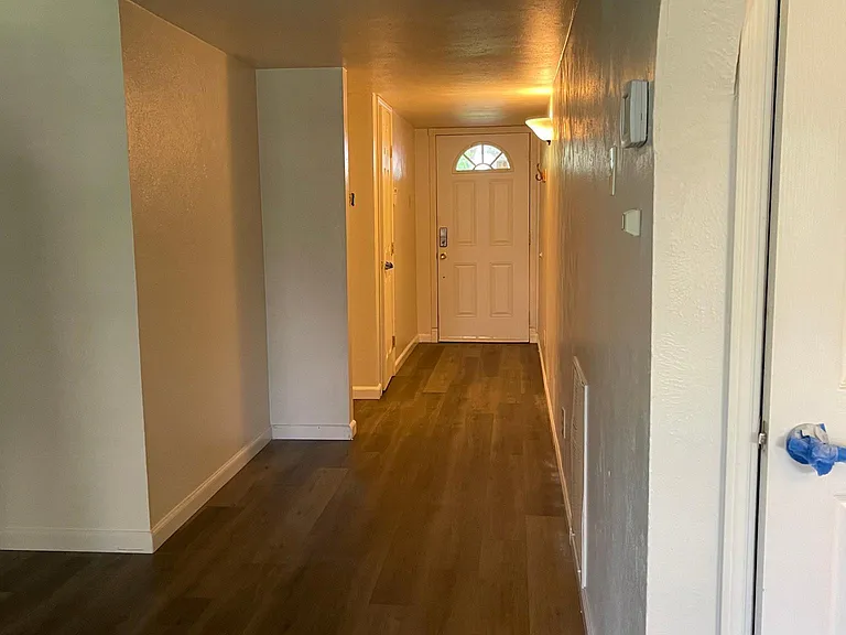 933 Shenandoah Dr — Photo 8