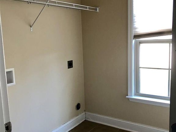 5th image of 518 Summer Cove Cir NW