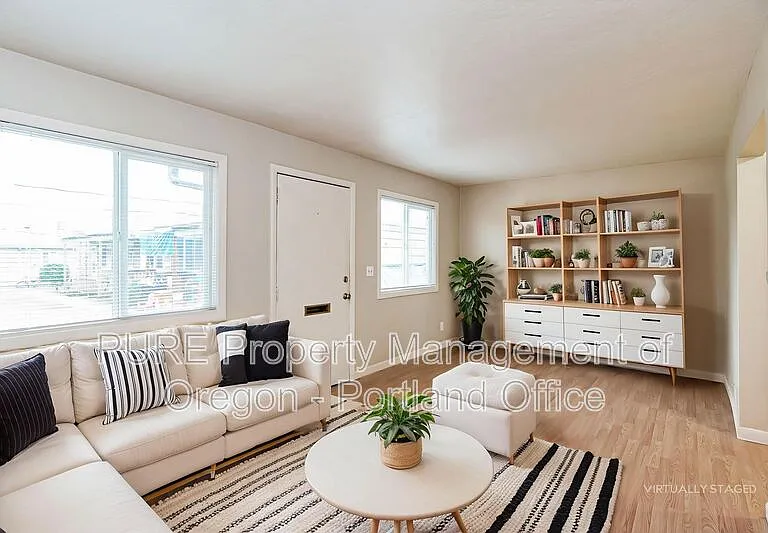 7016 N Amherst St — Photo 2
