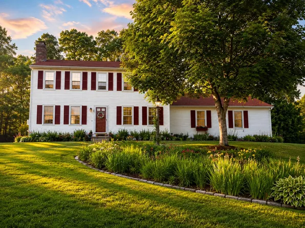 34 Windsor Way, Mashpee, MA 02649