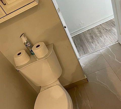 4th image of 808 NE 62nd Ct