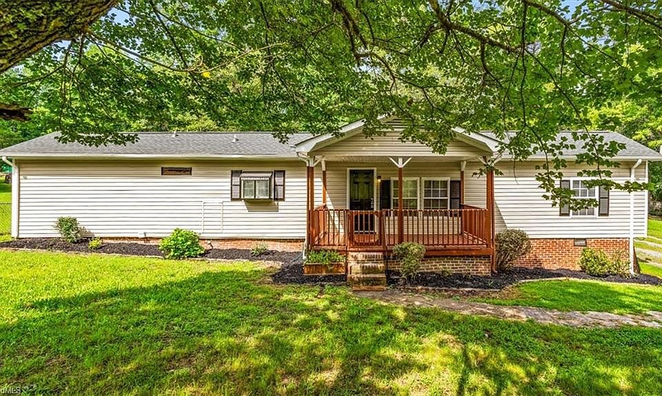 1st image of 3673 Meadowbrook Dr