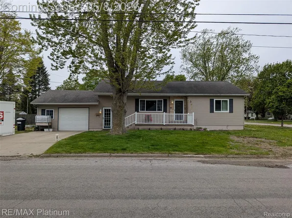 815 N Dewey St, Owosso, MI 48867
