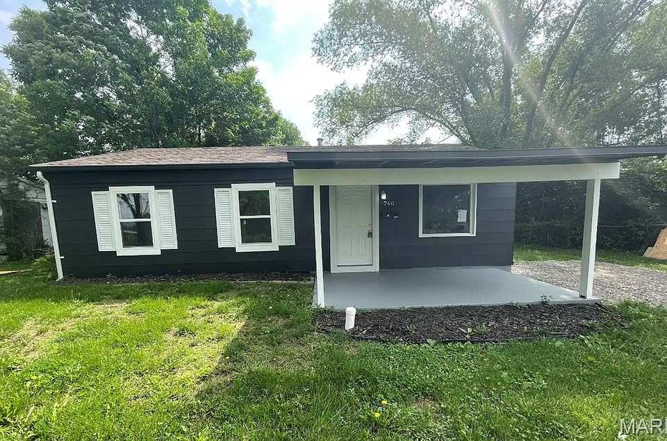 1st image of 740 Saint Martin Dr