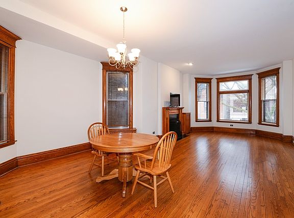 3rd image of 2055 N Dayton St #2A