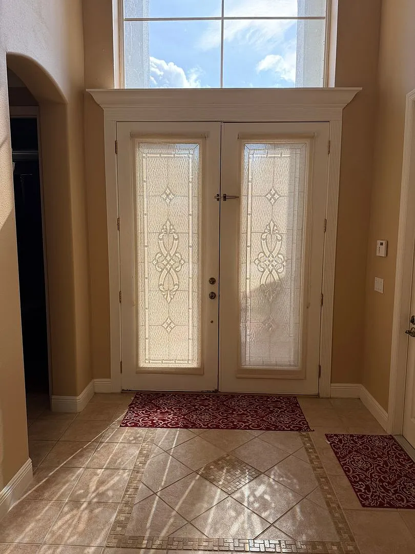Beautiful 2 Story Pool Home with 4 Bedroom 3.5 Bathroom in Bellalago for Rent! — Photo 2