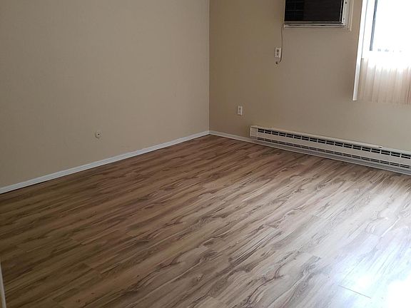 5th image of 129 Amberly Dr Unit D