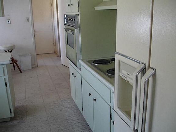 5th image of 420 Chermont Dr