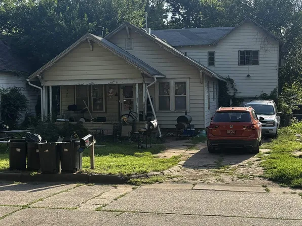 207 Michigan St, Winfield, KS 67156