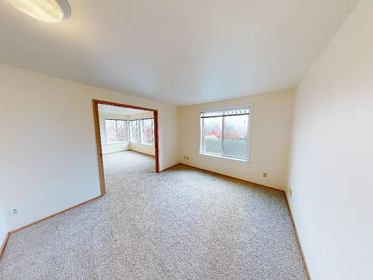 4459-Upper Fremont Close To Woodland Park Zoo — Photo 13