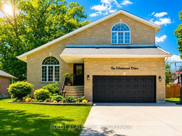 10 Westwood Dr, Pt Colborne, ON L3K 6B8