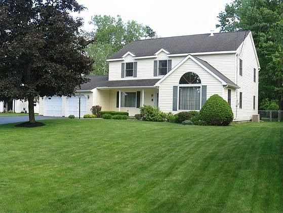 1st image of 1 Brentwood Dr