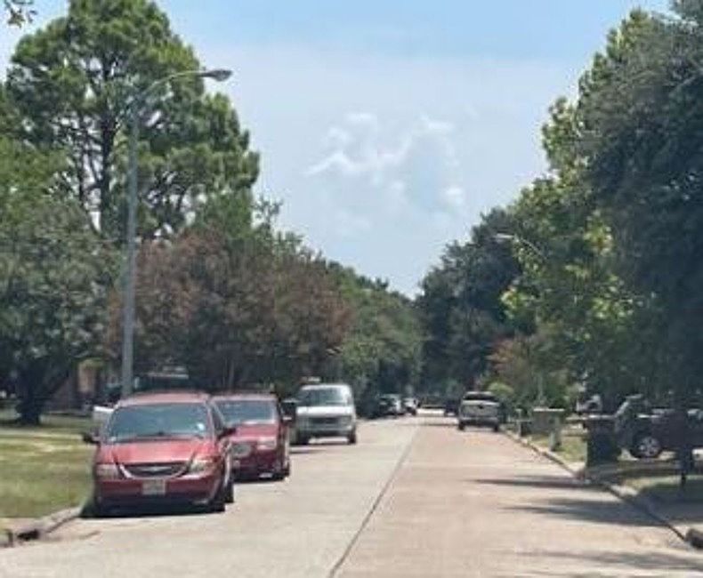 Exterior Neighborhood (street photo)