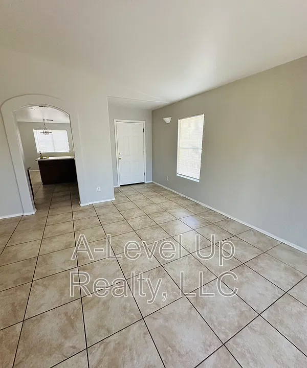3725 W Tybolt Dr
