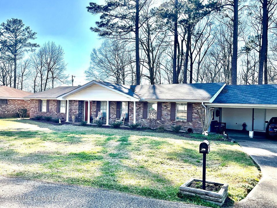 1st image of 737 Brookwood Dr