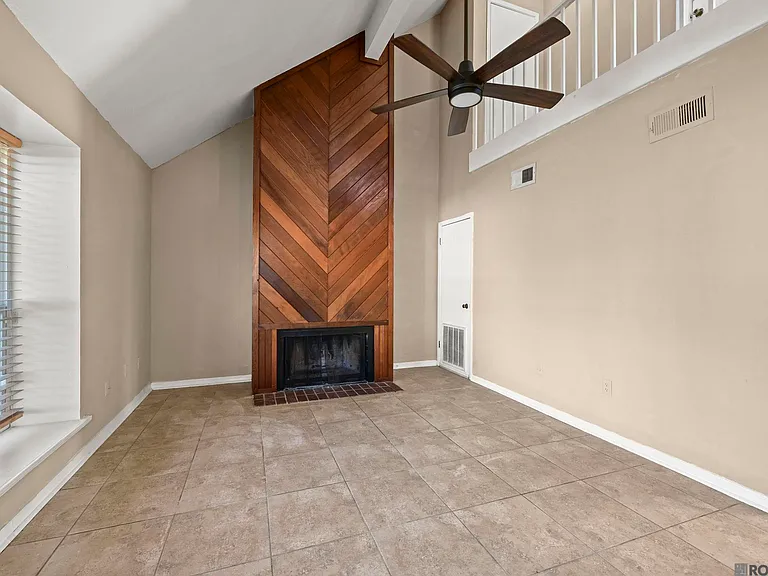 1412 Sharlo Ave — Photo 3
