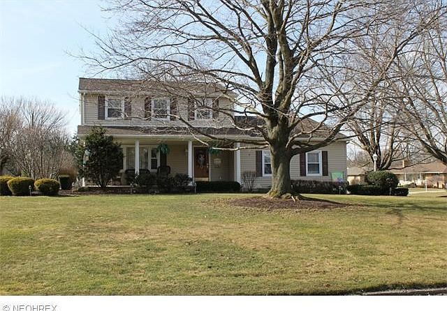 1st image of 4585 Woodridge Dr