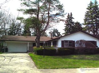 1320 White Mountain Dr, Northbrook, IL 60062