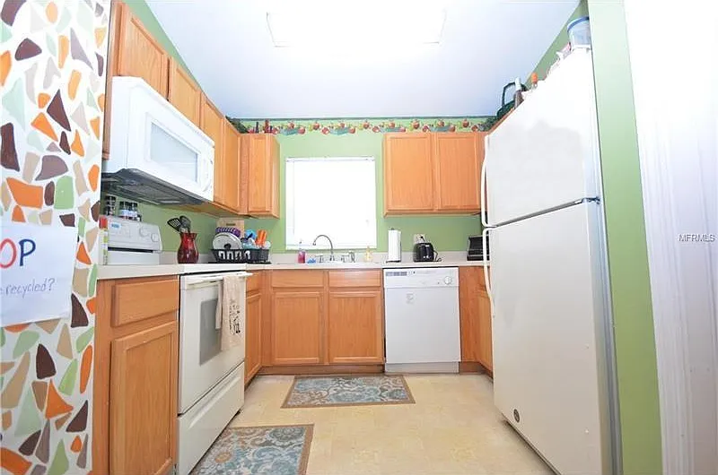 4 bed, 1457 sqft, $2,390 — Photo 4