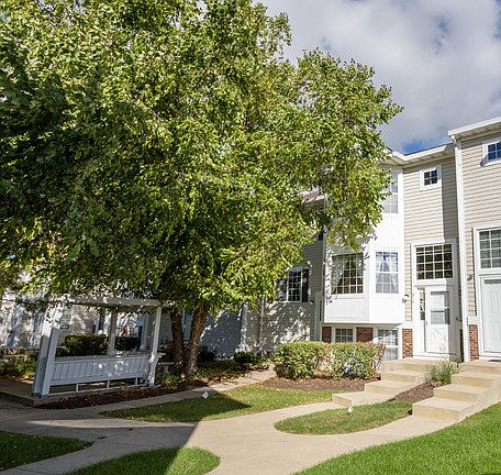 2nd image of 310 E Victoria Cir