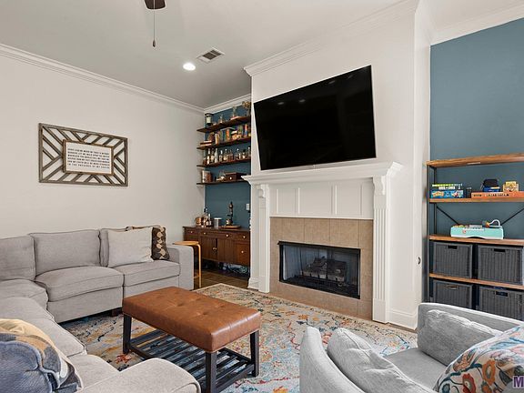4th image of 2224 Springlake Dr