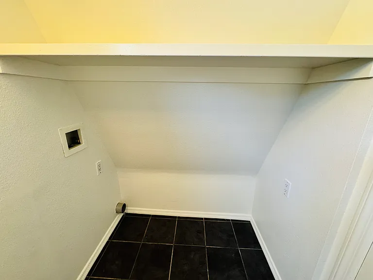 471 1/2 Ellis St — Photo 25