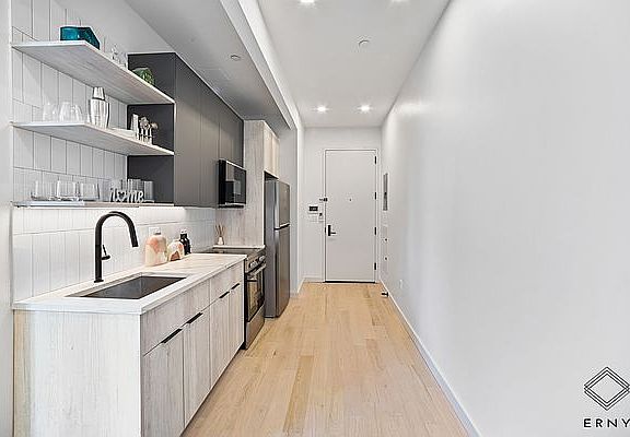 2nd image of 308 Linden Blvd #6L