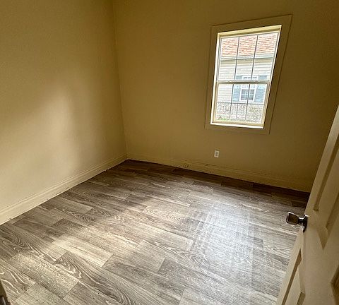 5th image of 503 S Louisa Ave