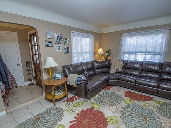 4th image of 5264 Oakmont Dr