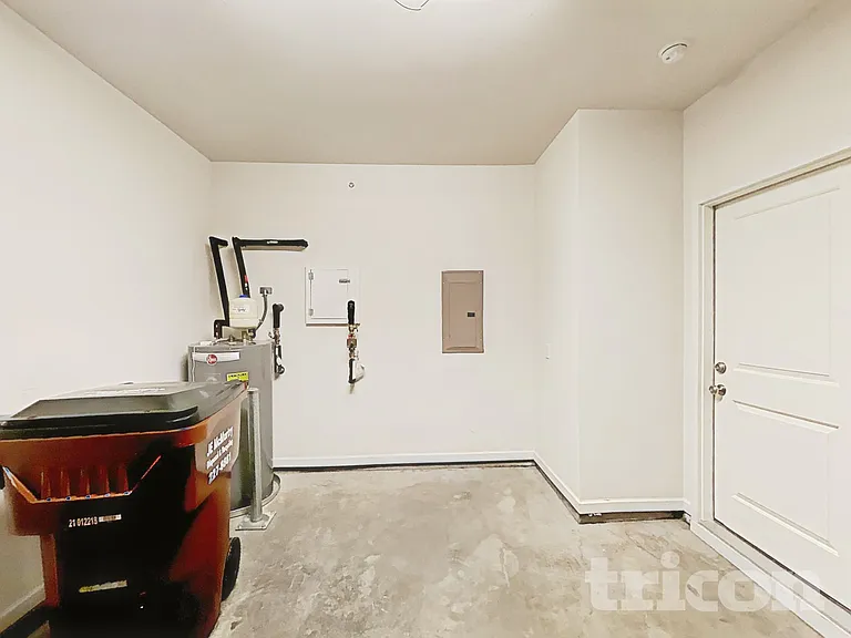 209 Ashmere Ct — Photo 20
