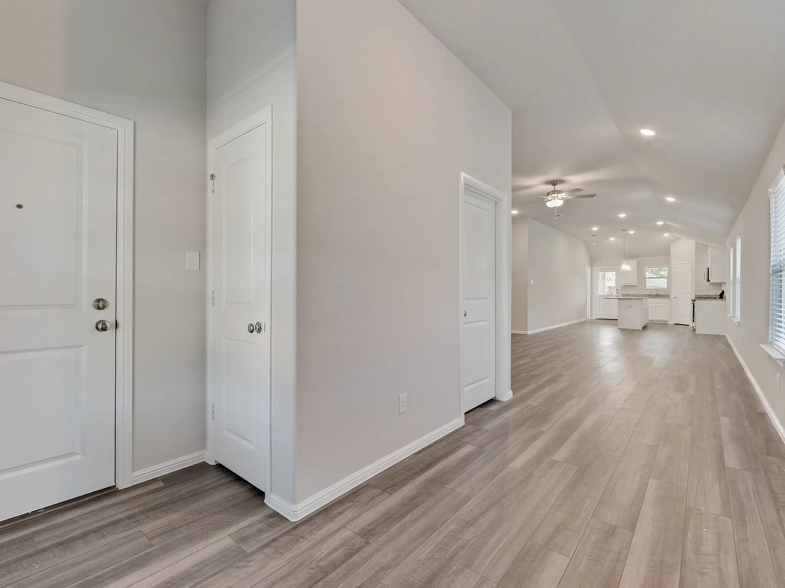 3 bed, 1571 sqft, $2,400 — Photo 3