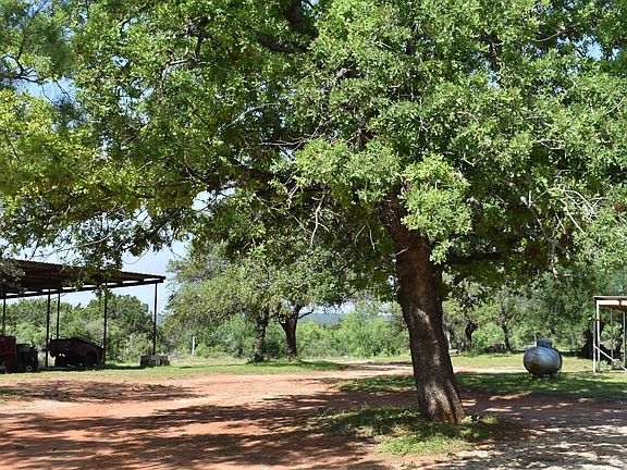 3rd image of 11897 N Us Highway 377