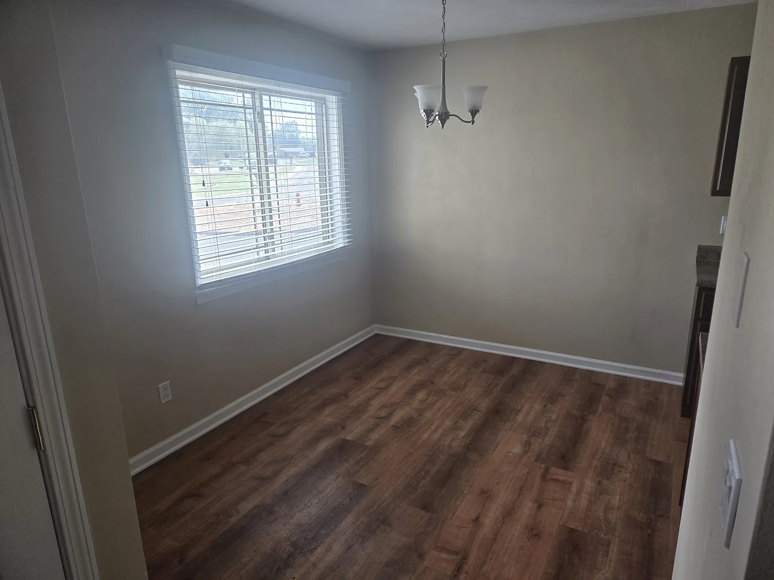 2 bed, $1,400 — Photo 2