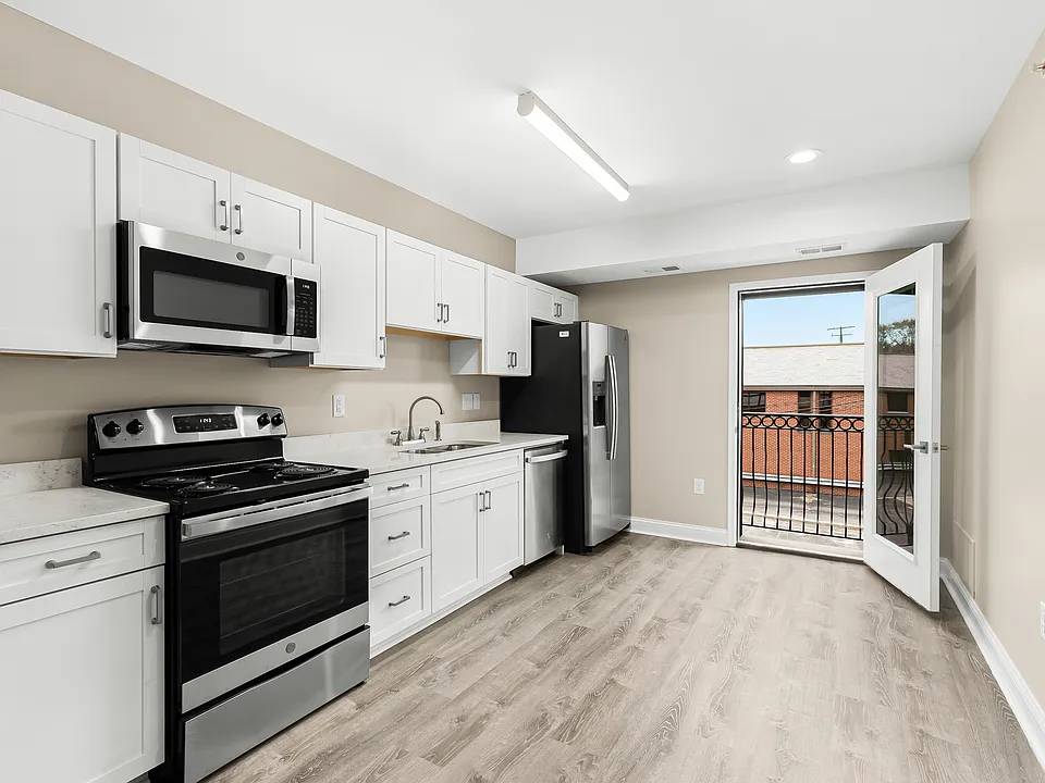 134 W University Dr #313
