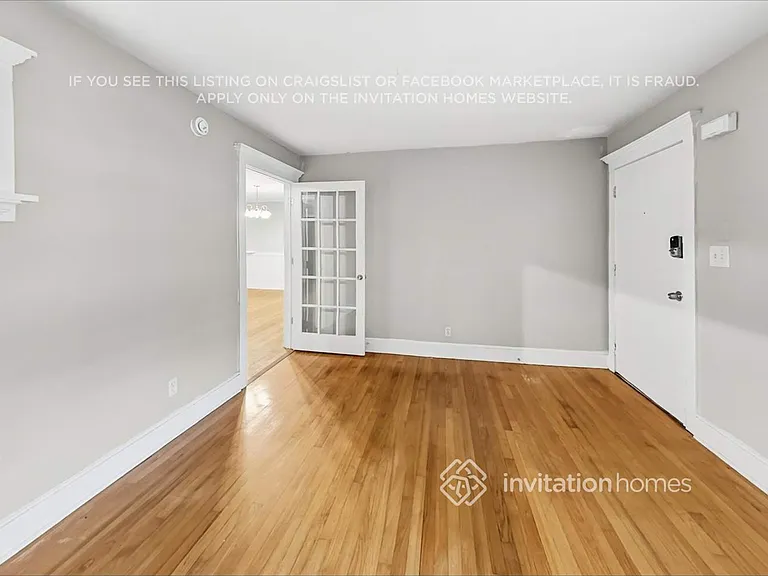 1321 Laura Ln — Photo 6