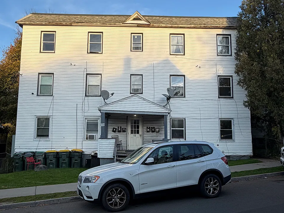 42 Holland St #5