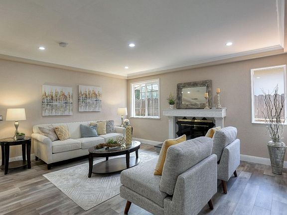 5th image of 3035 Fleetwood Dr