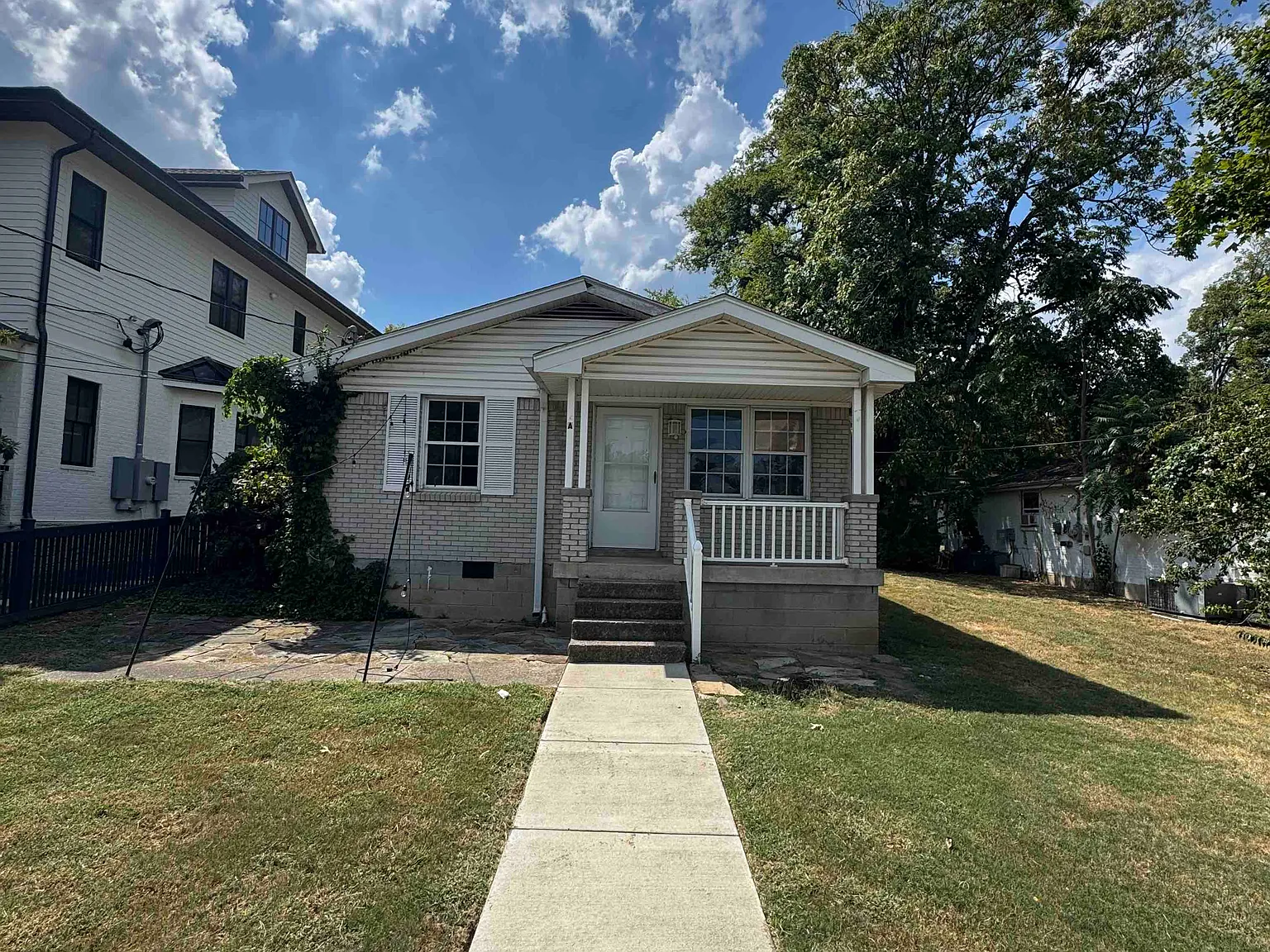2 bed, 925 sqft, $1,790 — Photo 1