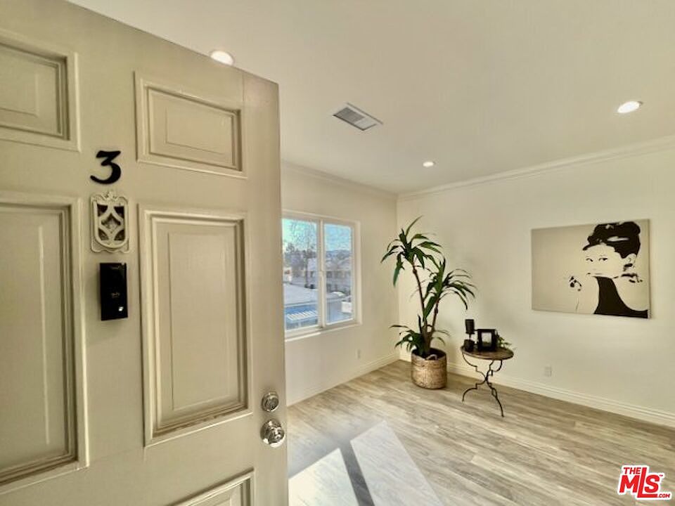 1st image of 124 N Pass Ave #3