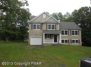 1226 Pine Rdg, Bushkill, PA 18324