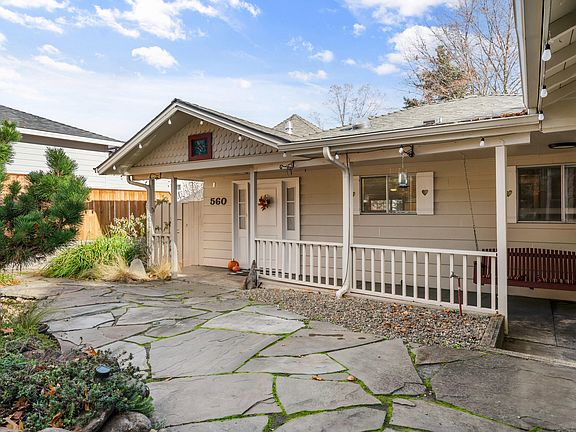 4th image of 560 Woodberry Ln